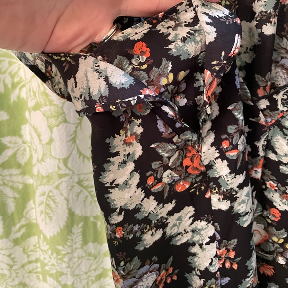 🏝️Big $5 Sale!🏝️Philosophy V-Neck Flutter Sleeves Floral Blouse - Picture 6 of 6